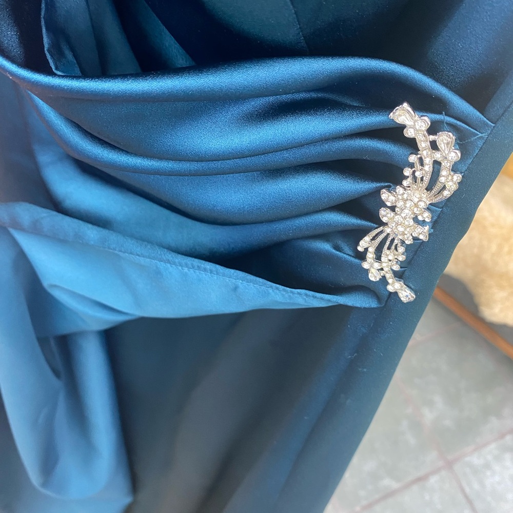 David's Bridal Teal Dress with Rhinestone Detail - Picture 4 of 10